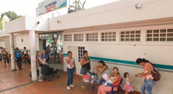 En la Unidad Básica Puente Barco se iniciaron las vacunaciones contra COVID-19 para los usuarios desde el jueves 11 de marzo. /FOTO: Archivo