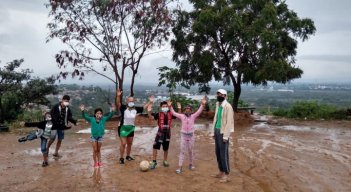 Los niños se reúnen los sábados en la cancha del barrio. / Foto: Cortesía.