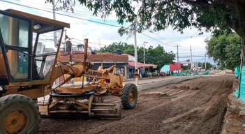 Los trabajos avanzan en un tramo de la doble vía de Aniversario II. /Foto: David Vargas/La Opinión