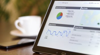 La compañía crea soluciones que se enfocan en la división geoespacial, básicamente son herramientas que se fundamentan en trabajar en las 5 dimensiones, entendiendo  el pasado y el presente de dicho entorno real. / Foto: Cotesía 