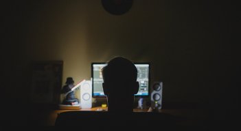 La recomendación es reiniciar la cuenta en Facebook y cambiar la contraseña.