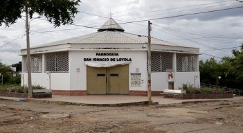 La Parroquia San Ignacio de Loyola aún no es un terreno legalizado./Fotógrafo: Alfredo Estevez/La Opinión