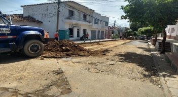 Habitantes piden una nivelización de calles/La Opinión