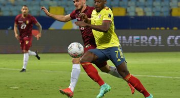 Duván Zapata ha marcado cuatro goles con la camisa de la Selección Colombia. 