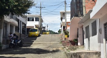 Seis calles demandan urgente un mantenimiento del pavimento. / Pablo Castillo / La Opinión