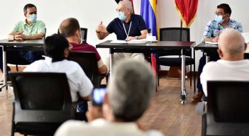 El alcalde, Jairo Yáñez, se reunió con los vecinos de San Luis para socializar las soluciones./Foto Cortesía