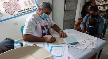 Aunque la situación no pasó a mayores, los profesionales de la salud y habitantes del municipio exigen el respeto a la integridad de todas las personas.  / Cortesía / La Opinión