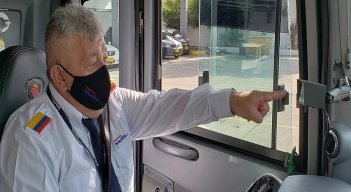 La empresa de transporte Expreso Brasilia se unió con una compañía de software colombiana, para desarrollar el dispositivo./ Cortesía/ La Opinión 