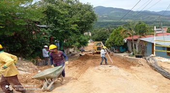 Se han puesto en marcha 5 proyectos por un valor de $ 49.949 millones dirigidos a mejorar la infraestructura escolar y vial. / Cortesía/ La Opinión 