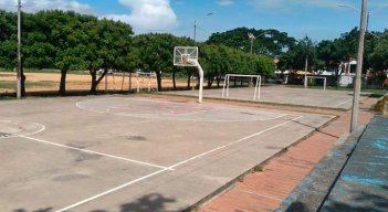 El moderno escenario es reclamado por los vecinos al Área Metropolitana.