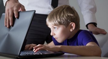 Actividades en línea como los videojuegos pueden ser un factor de riesgo para niños, niñas y adolescentes en la época de vacaciones./Foto: Archivo