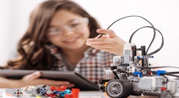 Es importante que los niños aprendan desde pequeños a desarrollar este pensamiento computacional. / Foto: Cortesía / La Opinión 