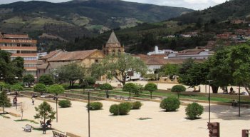Pamplona se prepara para la llegada de los estudiantes universitarios. Foto: Roberto Ospino/La Opinión.