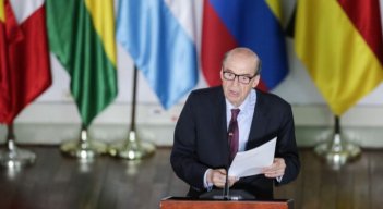 Canciller de Colombia-Álvaro Leyva.