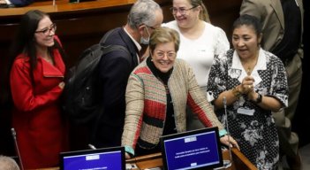 La ministra del Trabajo,Gloria Inés Ramírez, tras el Senado haber votado positiva la aprobación de al reforma pensional./Foto Colprensa