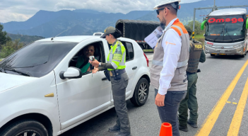 Flujo vehicular en Semana Santa.