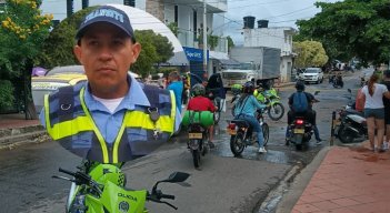 Agente de tránsito en Villa del Rosario 