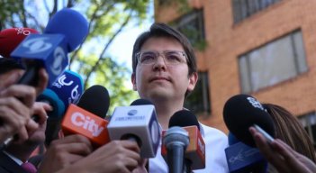 MIGUEL URIBE. 