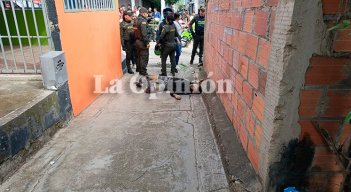 El joven mecánico Erny Esteban Guerrero Amaya quedo tendido en un callejón. / Foto Cortesía