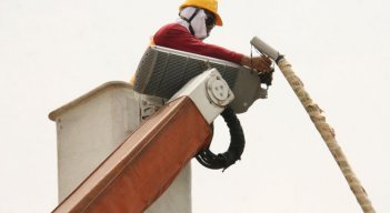 El  contrato de concesión de alumbrado público en Los Patios se firmó en 2007./Foto Archivo