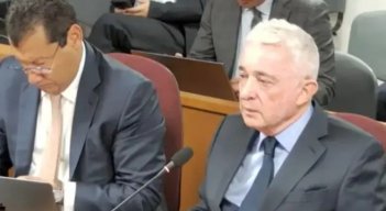 Álvaro Uribe Vélez. 