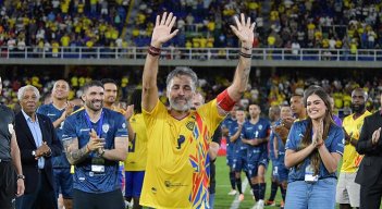 El defensor vallecaucano de la selección Mario Alberto Yepes, disfrutó de su partido de despedida, encuentro que se jugó en el estadio Pascual Guerrero de Cali.