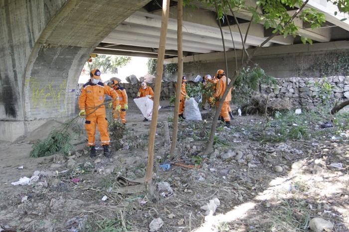 El trabajo se está desarrollando desde octubre. También apoya Veolia, el Departamento Administrativo de Bienestar Social y la Secretaría de Gestión de Riesgos y Desastres. Foto: Luis Alfredo Estévez/ La Opinión . 