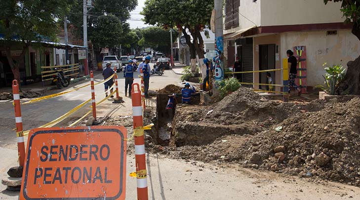 En algunos tramos la vía se volvió peatonal, debido a los trabajos.