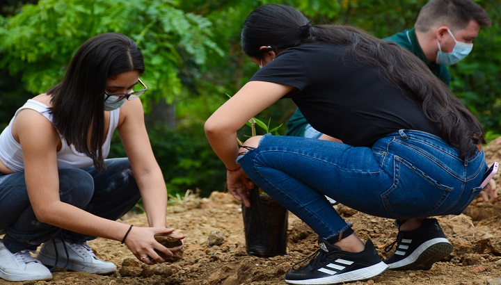 Estudiantes voluntarios de la Universidad Francisco de Paula Santander hicieron parte del evento /Cortesía /Aguas Kapital