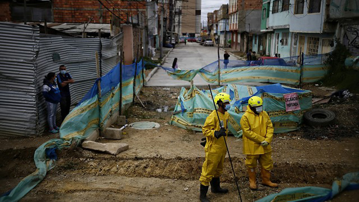 La búsqueda de la menor en este río es muy complicada porque de acuerdo al coordinador de emergencias de la Defensa Civil, en primer lugar, en los recorridos que se hacen a pie se deben cruzar muchas fincas./FOTO: Colprensa