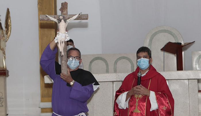 Es el sexto día de la Semana Santa y en él se recuerda la crucifixión y muerte de Jesús de Nazaret.