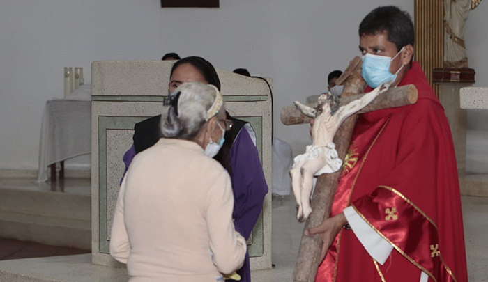 En este día, la Iglesia católica manda a sus fieles guardar ayuno y abstinencia de carne como penitencia.