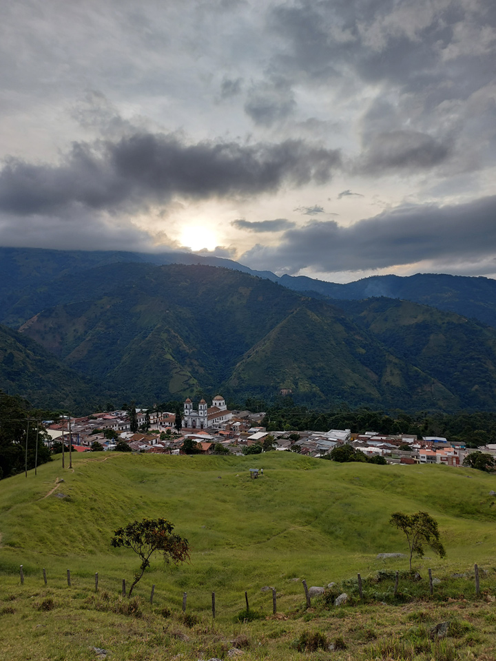 Lourdes se encuentra inmerso en medio de grandes montañas. / Foto: Cortesía Paisajes