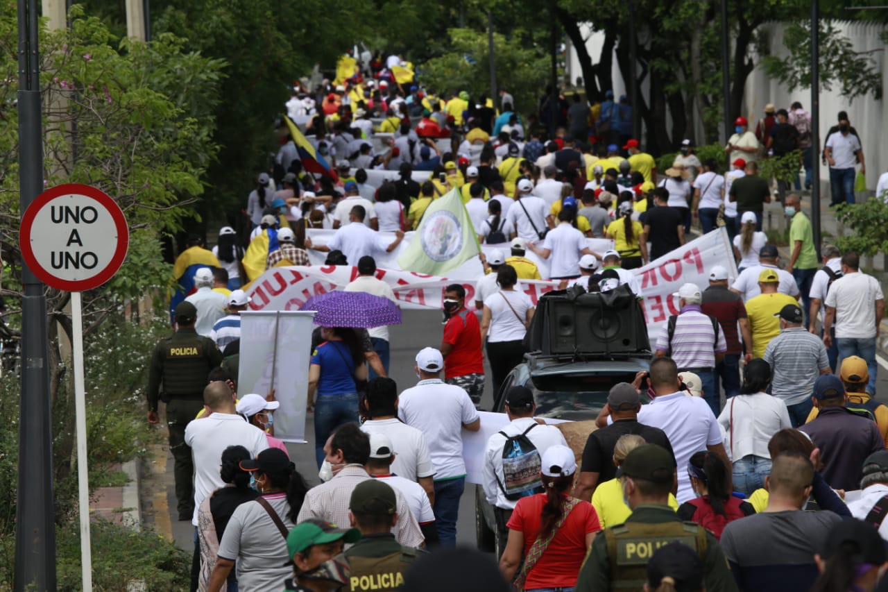 “Pedimos un verdadero consenso con el pueblo por parte del Gobierno Nacional",  entre las peticiones de los manifestantes.