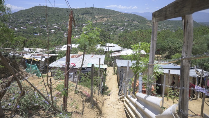 La comunidad exige un mínimo de atención para garantizarles una vida digna.