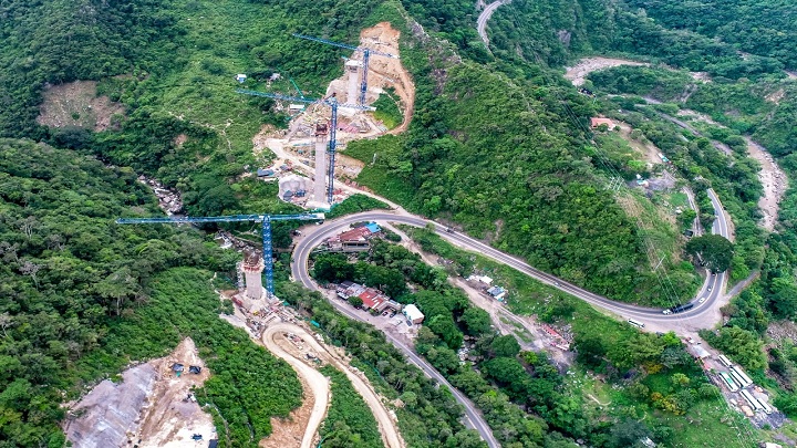 Construcción viaducto La Honda.