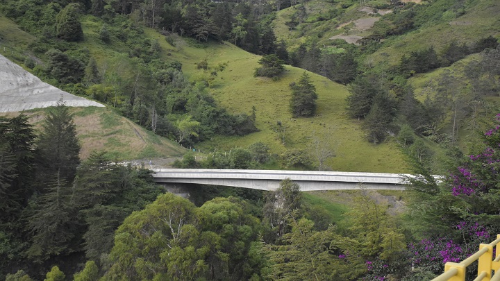 Esta obra permitirá que entre Pamplona y Cúcuta se reduzcan los tiempos de desplazamiento. / Foto: Pablo Castillo / La Opinión 