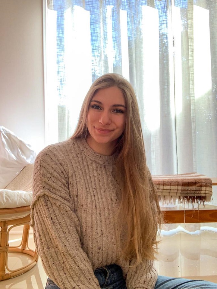 Antonia Guzmán, autora de A través de las sombras.