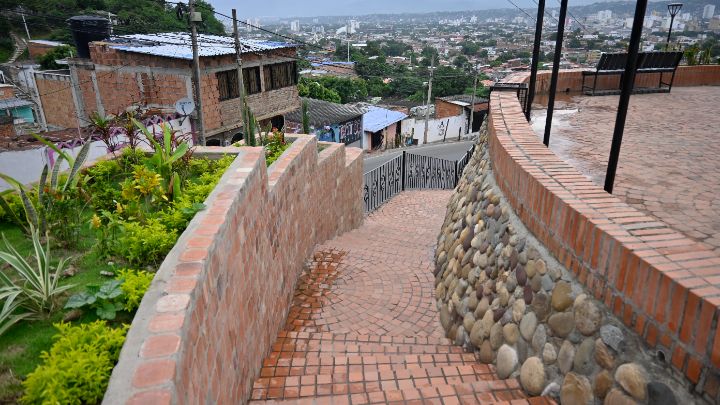 La zona se embelleció con varias jardineras. / Foto: Jorge Gutiérrez / La Opinión 