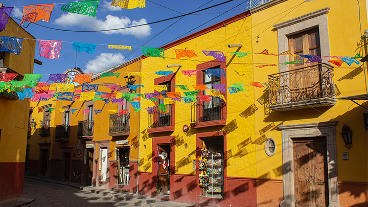 En San Miguel tendrá que aprovechar las estratégicas estaciones en tradicionales cantinas mexicanas.