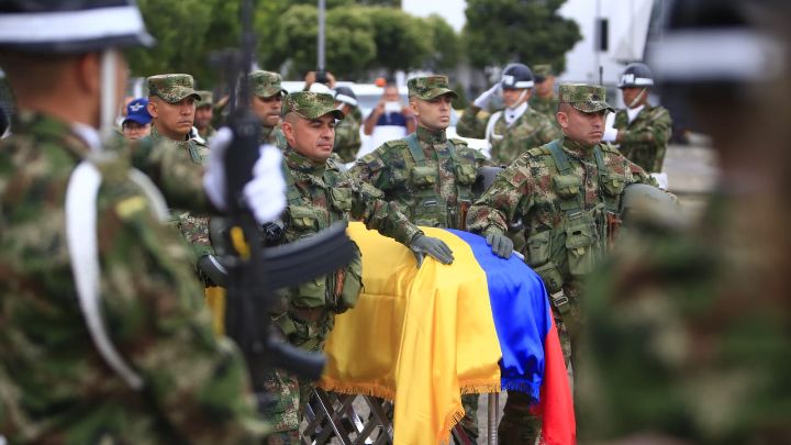 Honores militares a la teniente García 