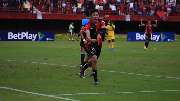  Jefry Zapata marcó el segundo en el minuto 79’. 