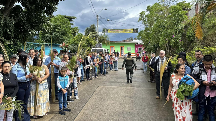Feligreses del municipio de Lourdes se prepararon desde temprano para la procesión. Foto: Facebook - Lourdes Norte de Santander 