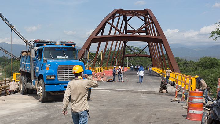 Habilitaron un carril en nuevo puente de El Zulia