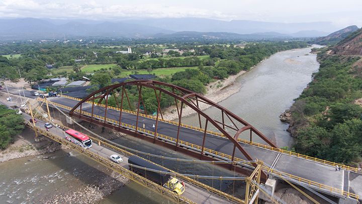 Habilitaron un carril en nuevo puente de El Zulia