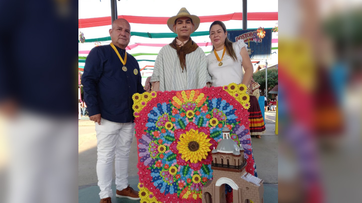 Coloridas silletas representan a Cúcuta