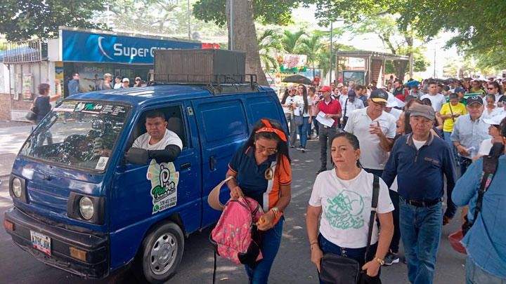 Profesores en Cúcuta marchan por mejoras en el sistema de salud