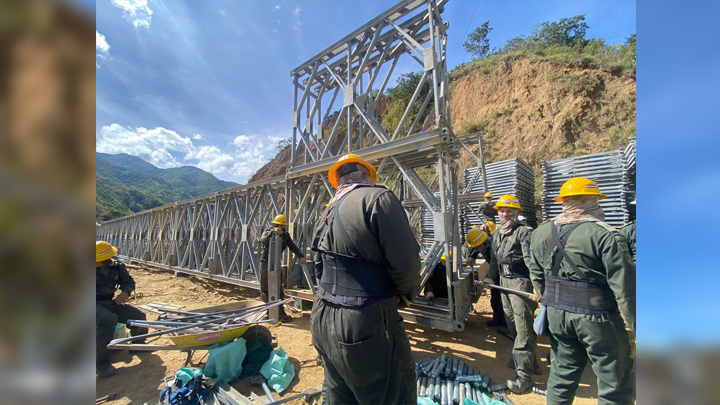 Puente de El Tarrita presenta un avance del 75%