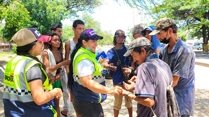 Otras personas también se unen a las jornadas de voluntariado. 