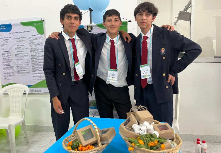 Jaime Leandro Cauca, Yesid Acevedo y Miguel Estiven Ortíz (Institución Educativa Nuestra Señora de la Merced de Mutiscua). / Foto: Cortesía / La Opinión 